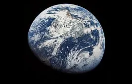 На какой высоте летают космические спутники